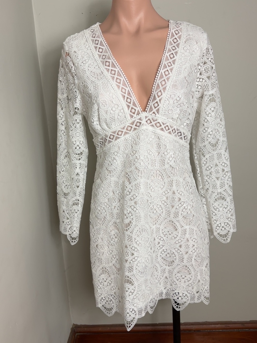 White Lace V-Neck Dress